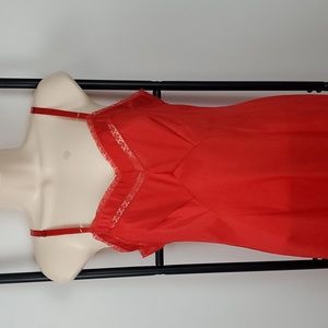 Vintage Henson lace red full size 32